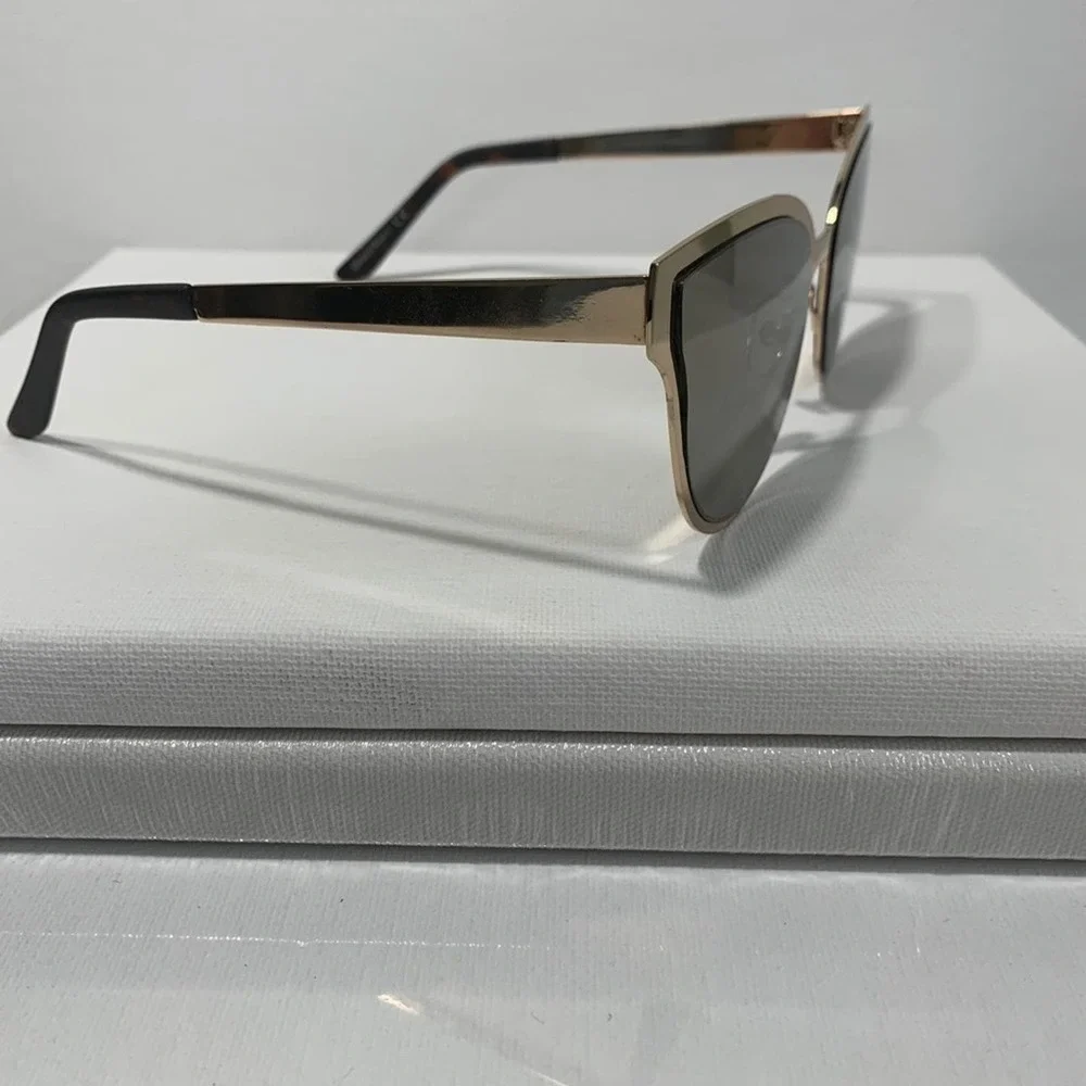 Nine West cat style gold sunglasses